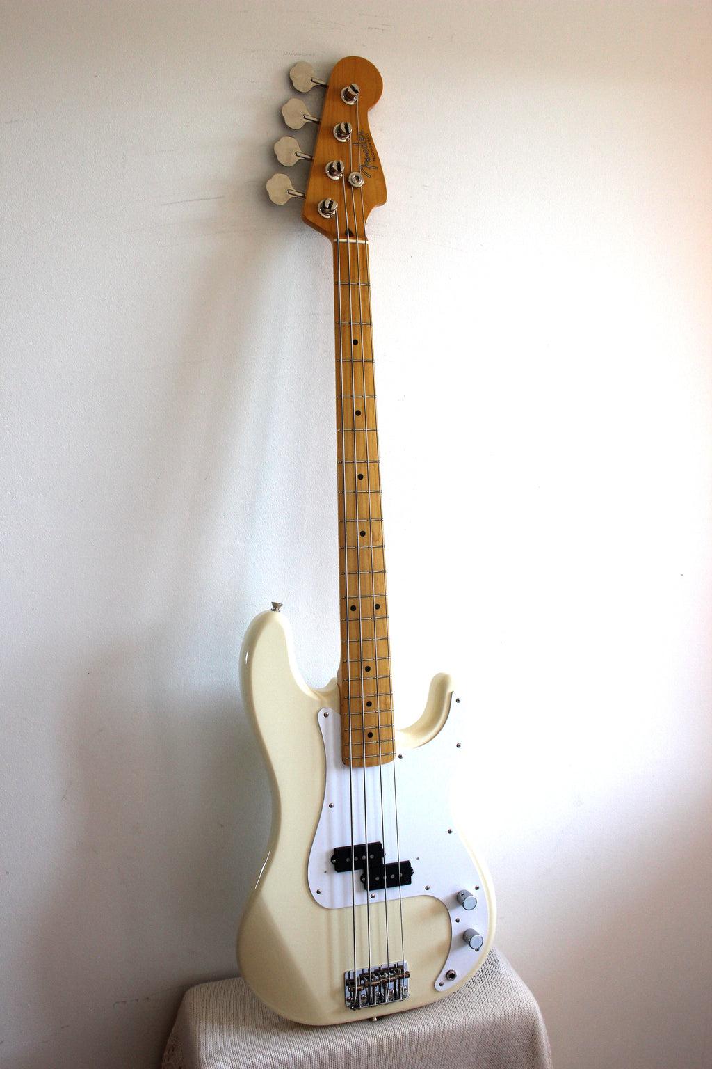 Used Fender Precision Bass '57 Reissue Vintage White