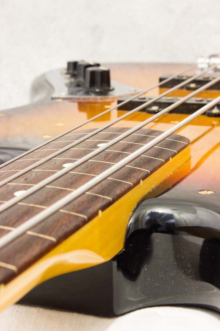 Fender Japan '62 Jazz Bass JB62-80 Fretless Sunburst 1993