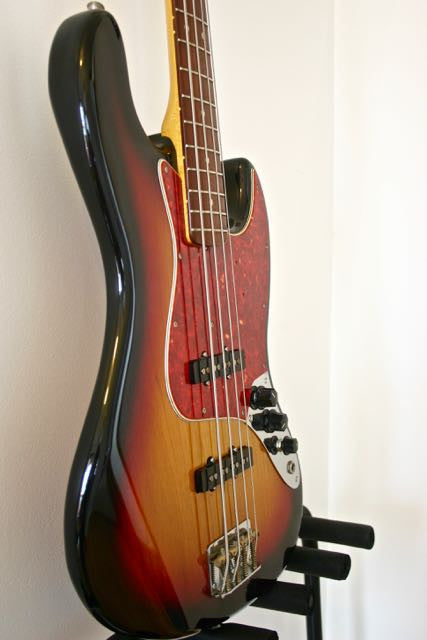 Used Fender Jazz Bass 62 Reissue 3-Tone-Sunburst