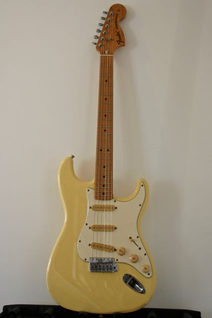 Used Fender Stratocaster '72 Reissue Yellow-White