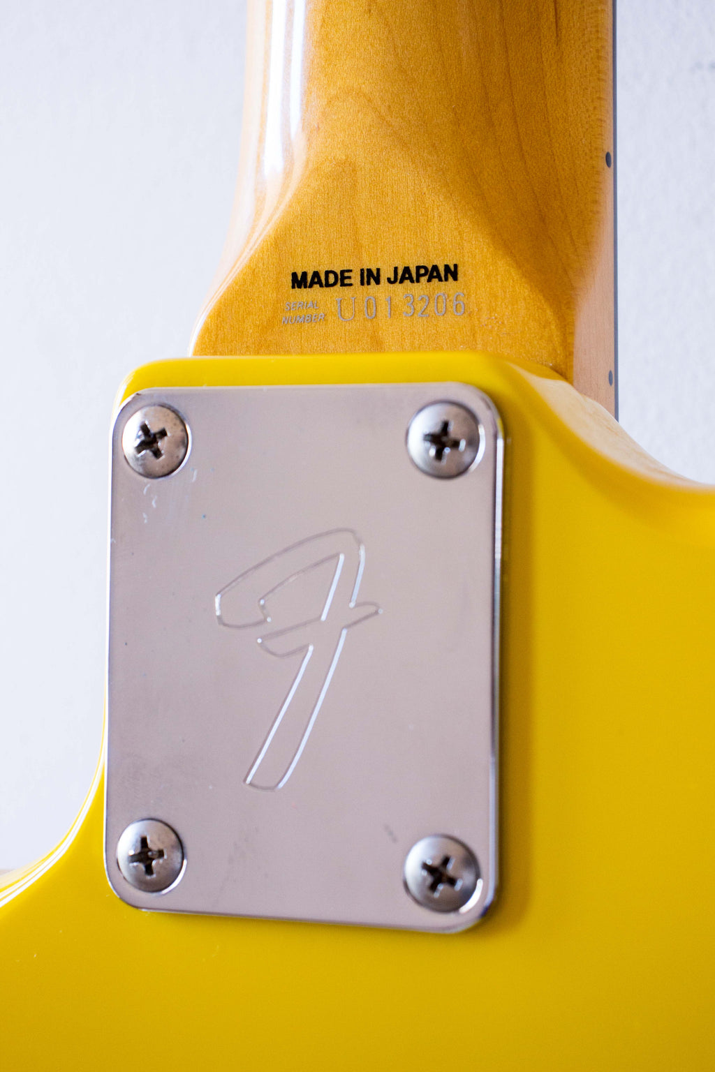 Fender Japan '69 Reissue Mustang MG69 Rebel Yellow 2010