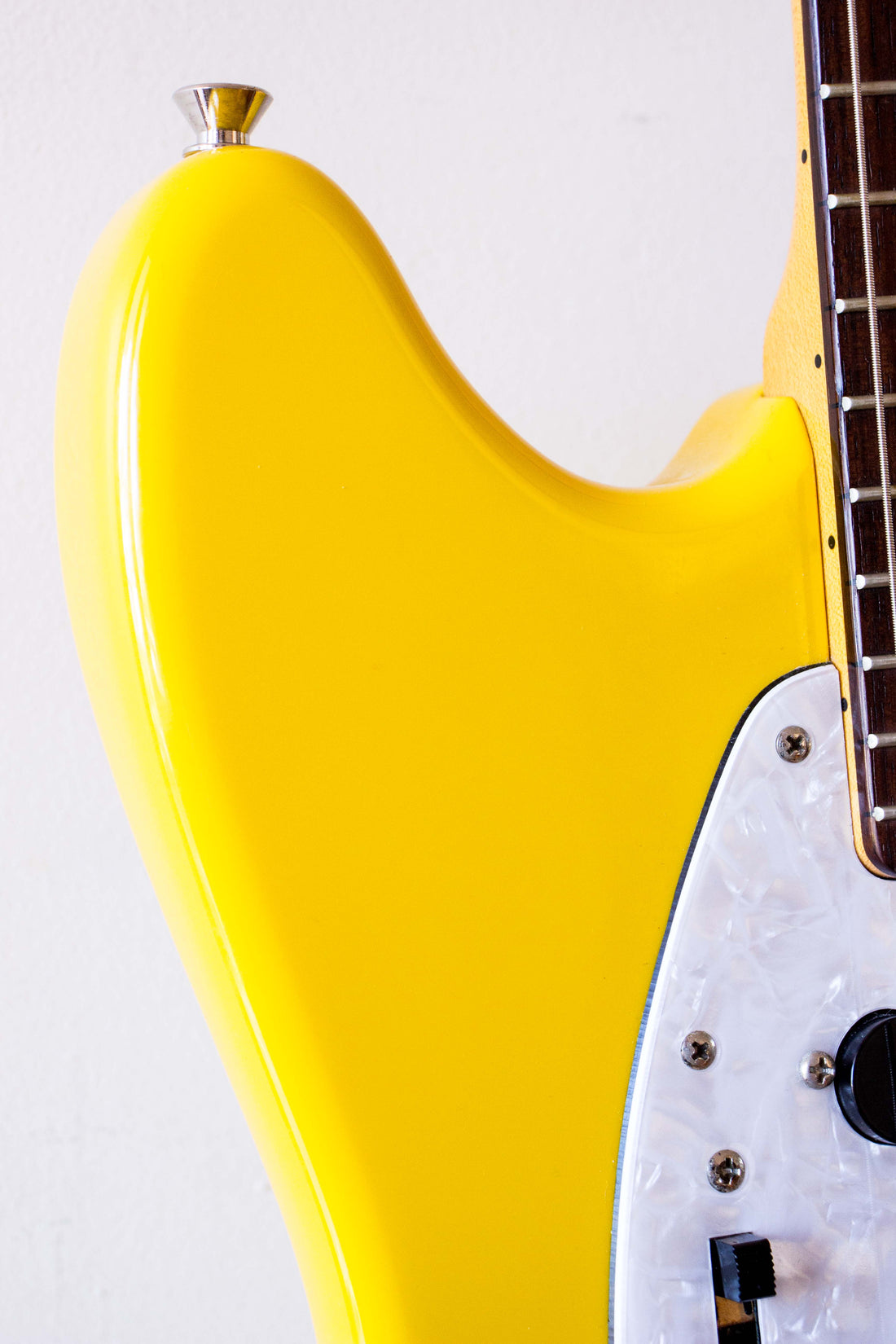 Fender Japan '69 Reissue Mustang MG69 Rebel Yellow 2010