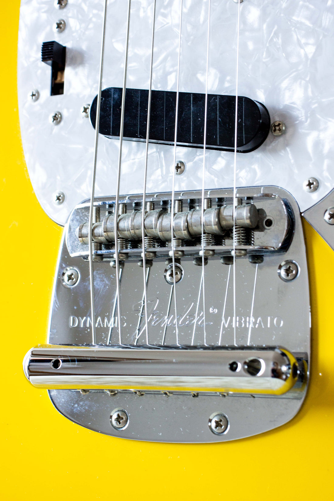 Fender Japan '69 Reissue Mustang MG69 Rebel Yellow 2010