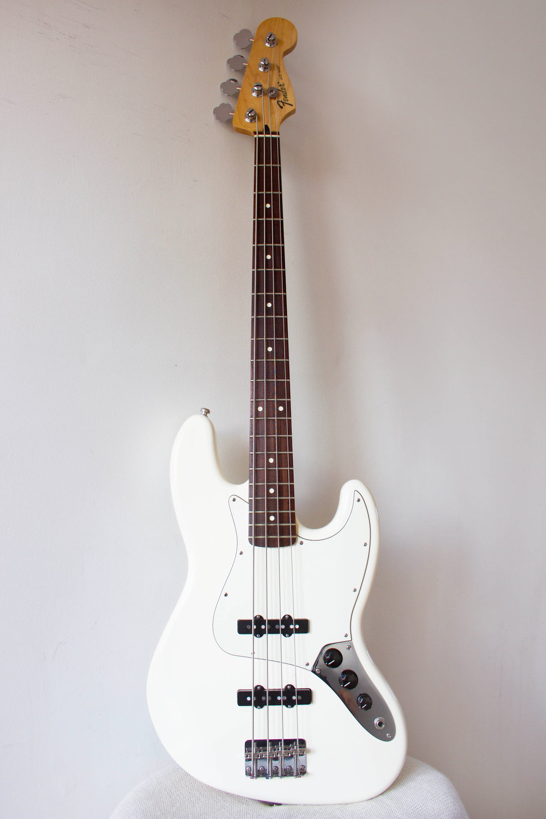 Fender Standard Jazz Bass Olympic White 2010