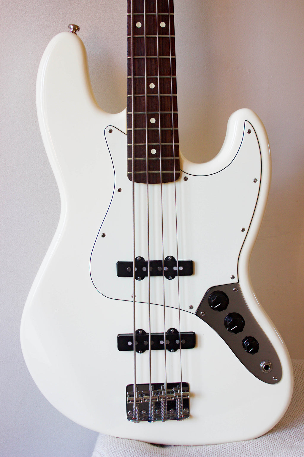 Fender Standard Jazz Bass Olympic White 2010