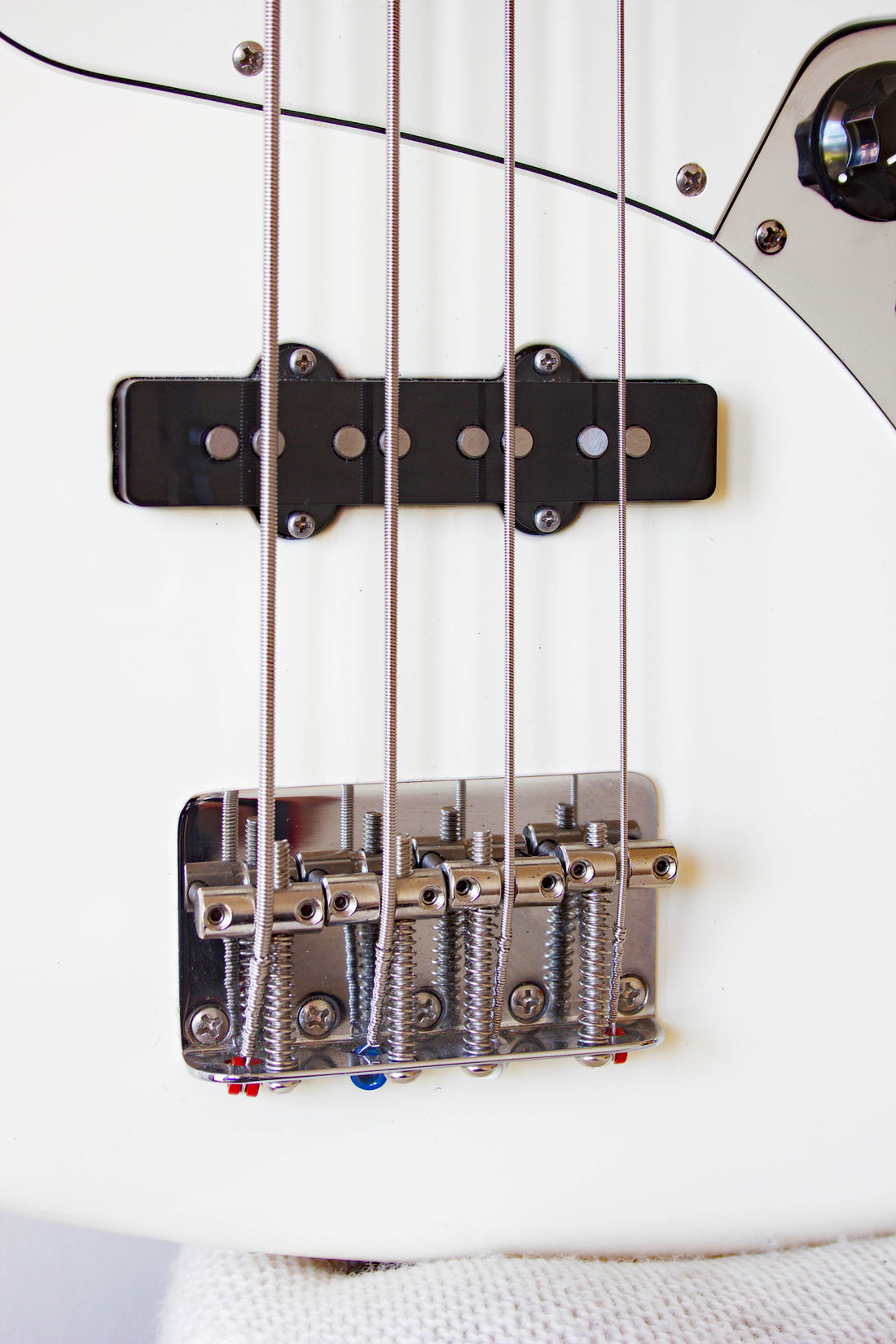 Fender Standard Jazz Bass Olympic White 2010