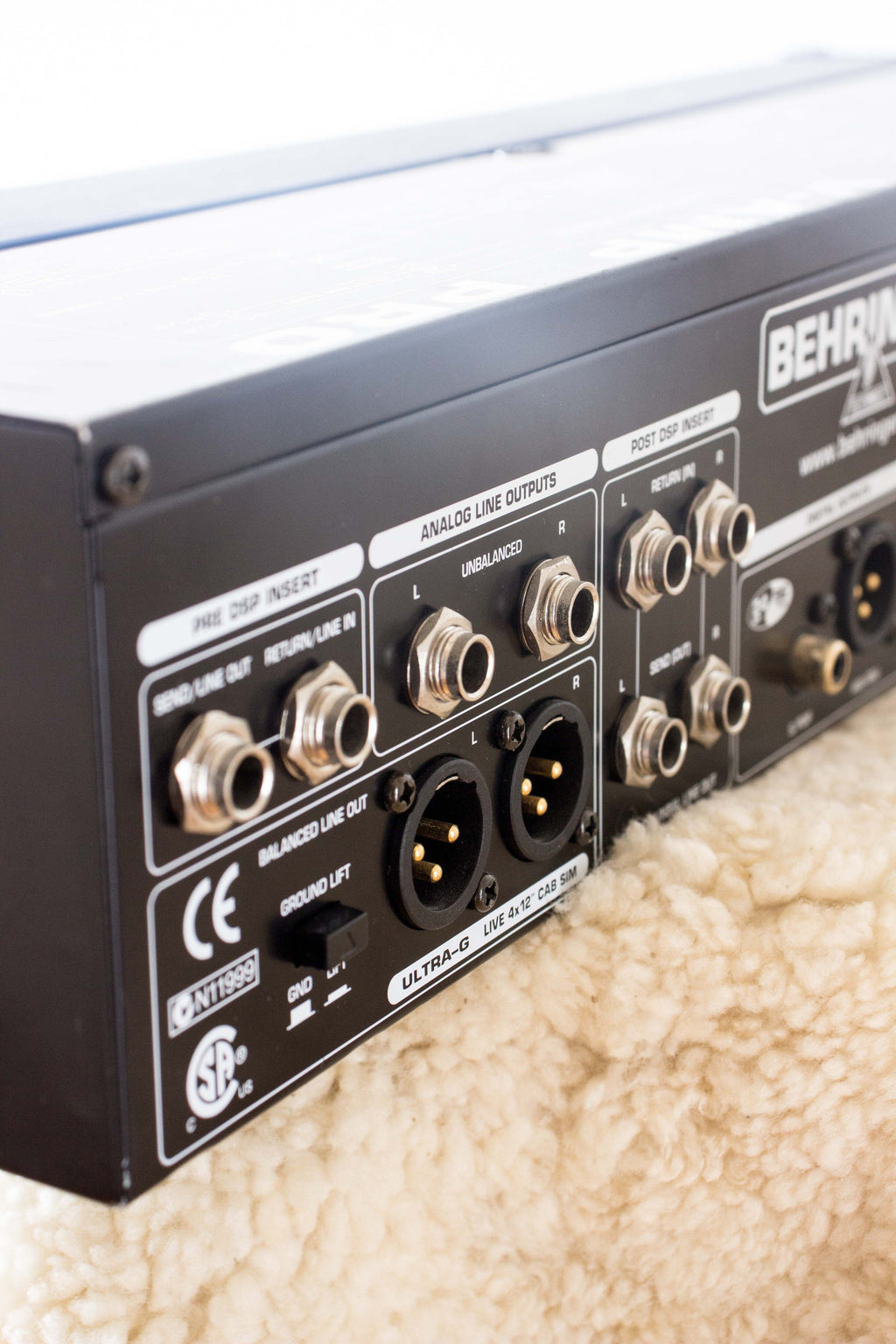 Behringer V-Amp Pro Rack Guitar Multi Effects Processor