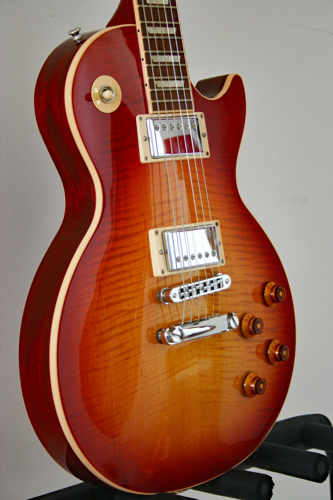 Used Gibson Les Paul Standard Cherry Sunburst