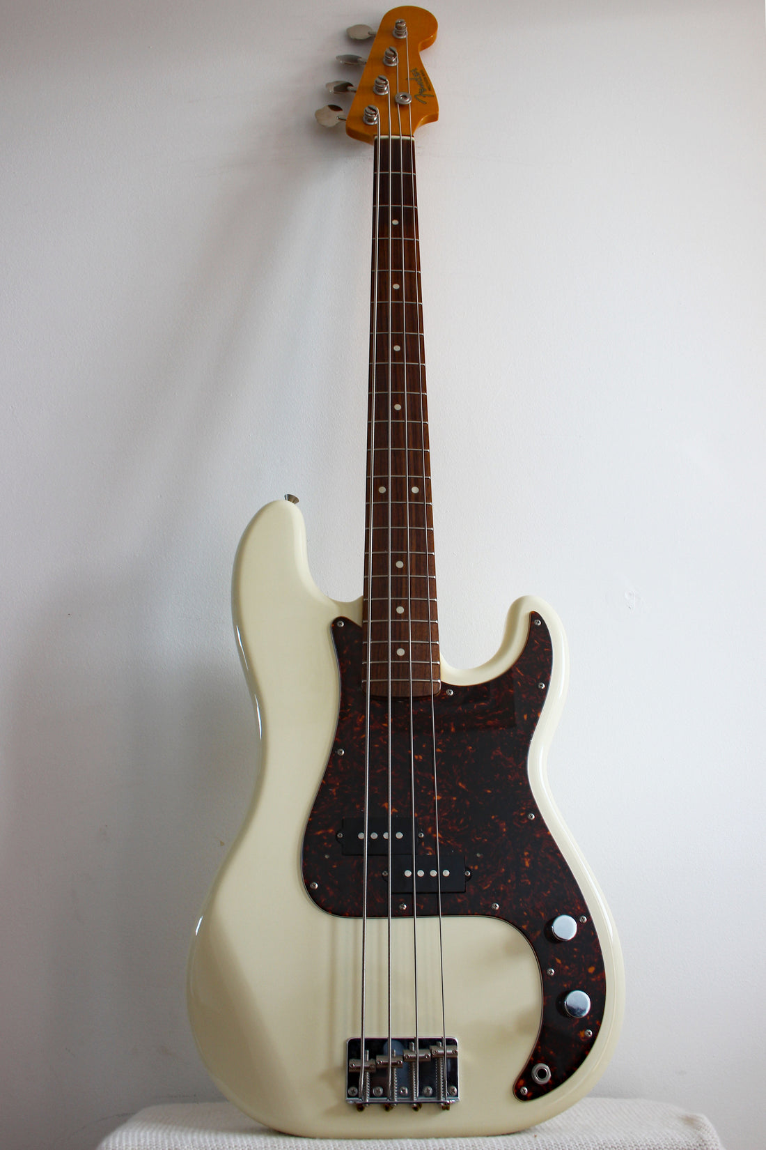 Used Fender Precision Bass '62 Vintage White/Tort