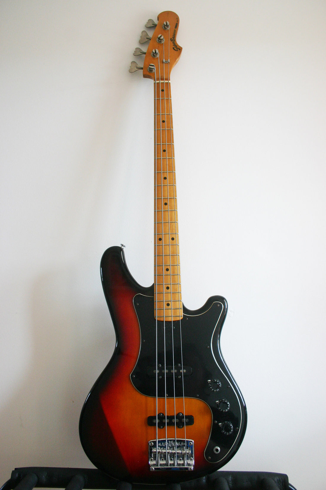 Used Yamaha SB600 Super Bass Sunburst 1978