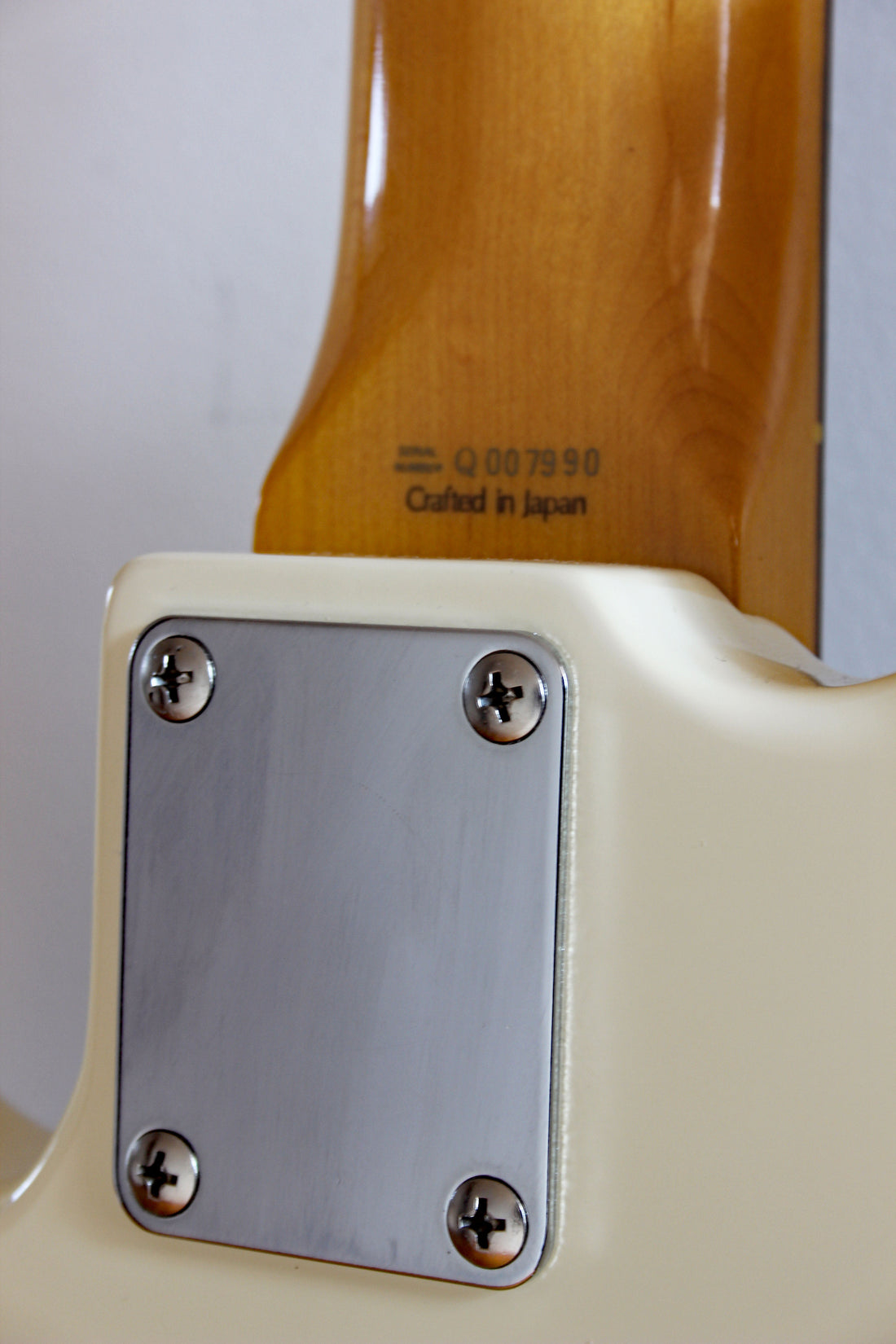 Used Fender Precision Bass '62 Vintage White/Tort