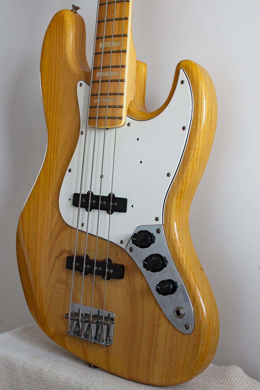 Used Fender Jazz Bass '75 Reissue Natural