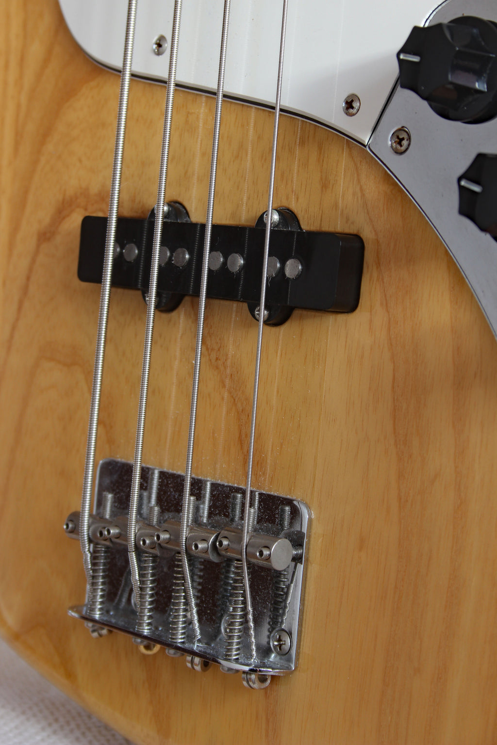 Used Fender Jazz Bass '75 Reissue Natural