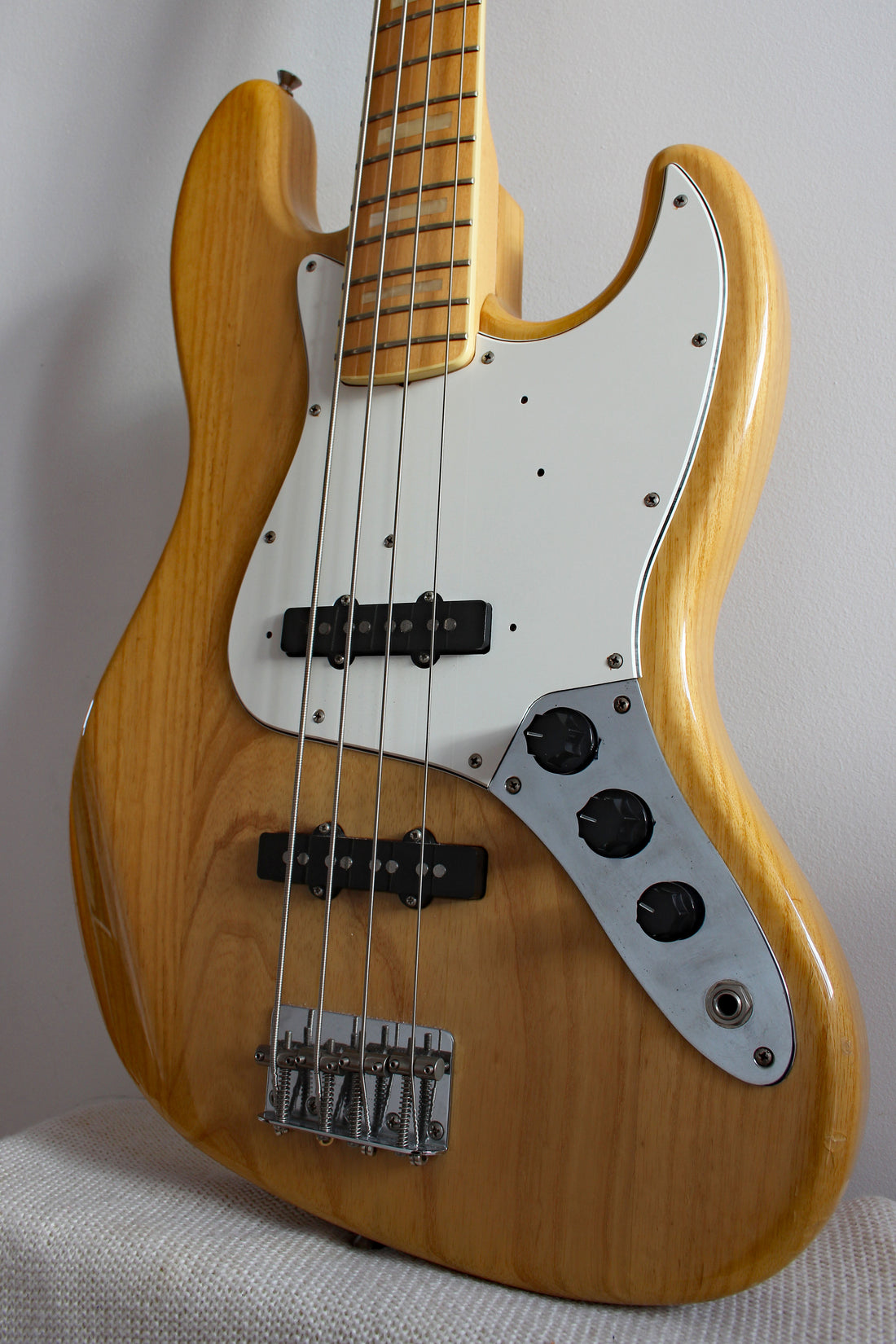 Used Fender Jazz Bass '75 Reissue Natural