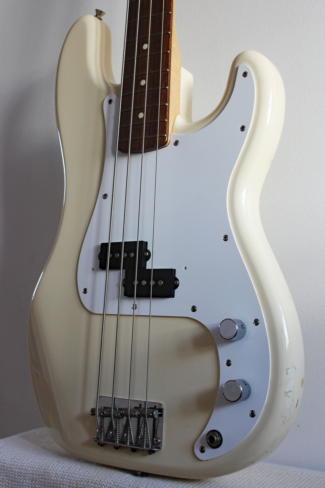 Used Fender Precision Bass PB43 Vintage White