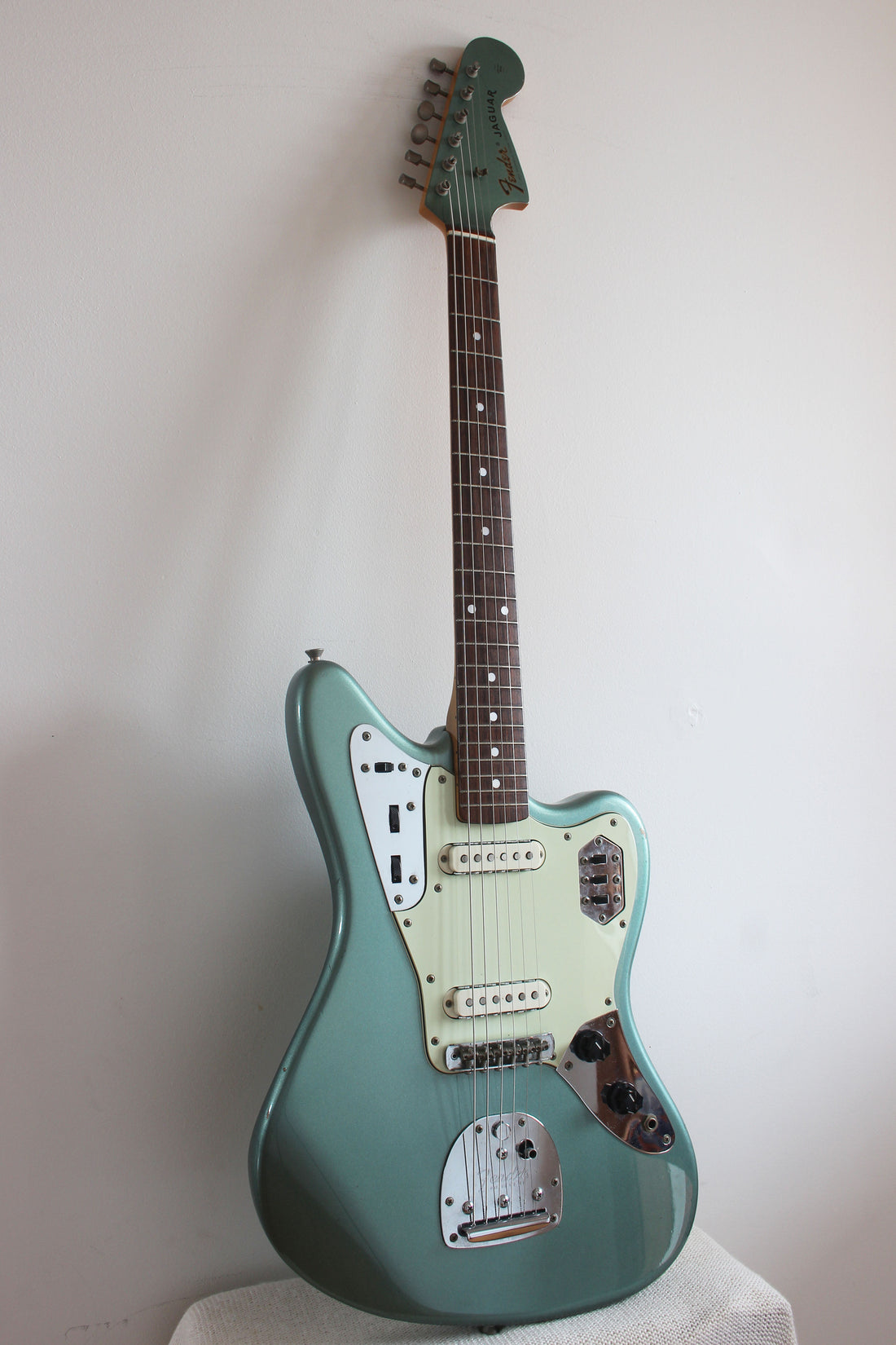 Used Fender Jaguar '66 Reissue Faded Ice Blue