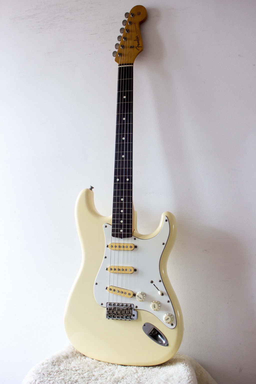 Fender Japan '62 Stratocaster ST62-55 Vintage White 1986