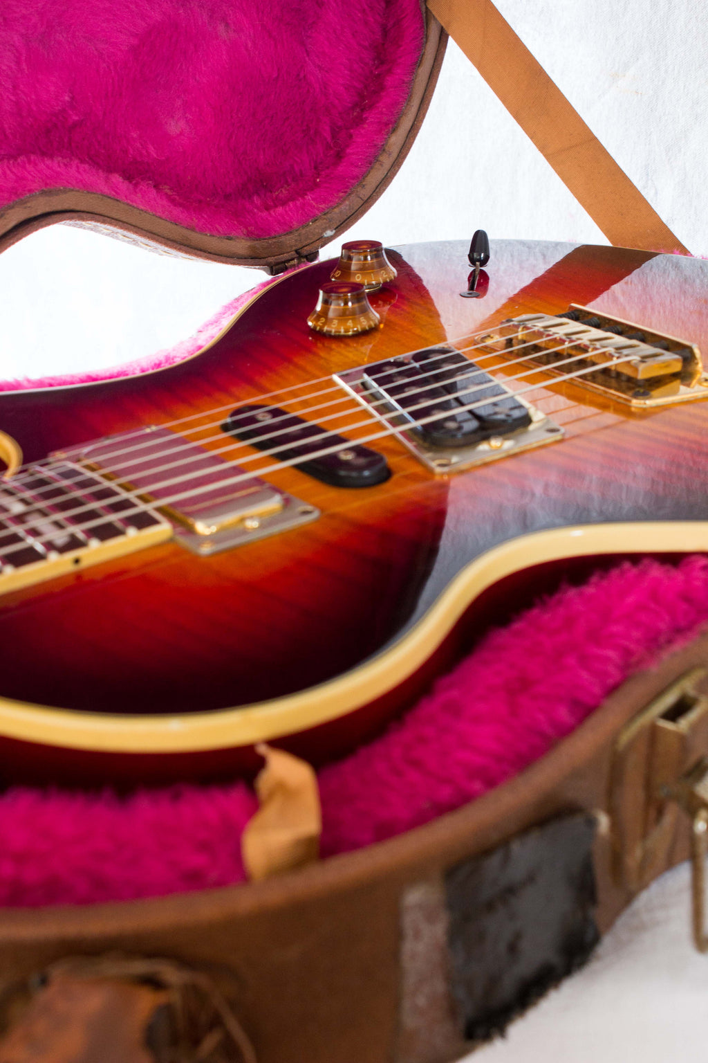 Gibson Nighthawk Standard ST3 Fireburst 1996