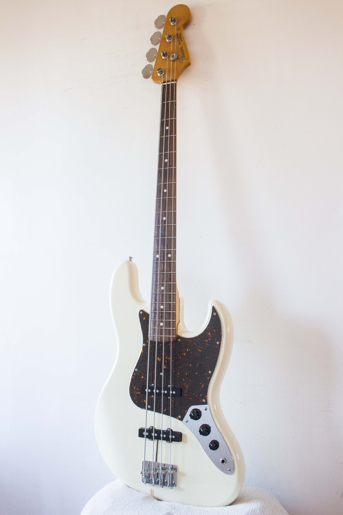 Fender Japan '62 Reissue Jazz Bass JB62-58US Vintage White 2007-09