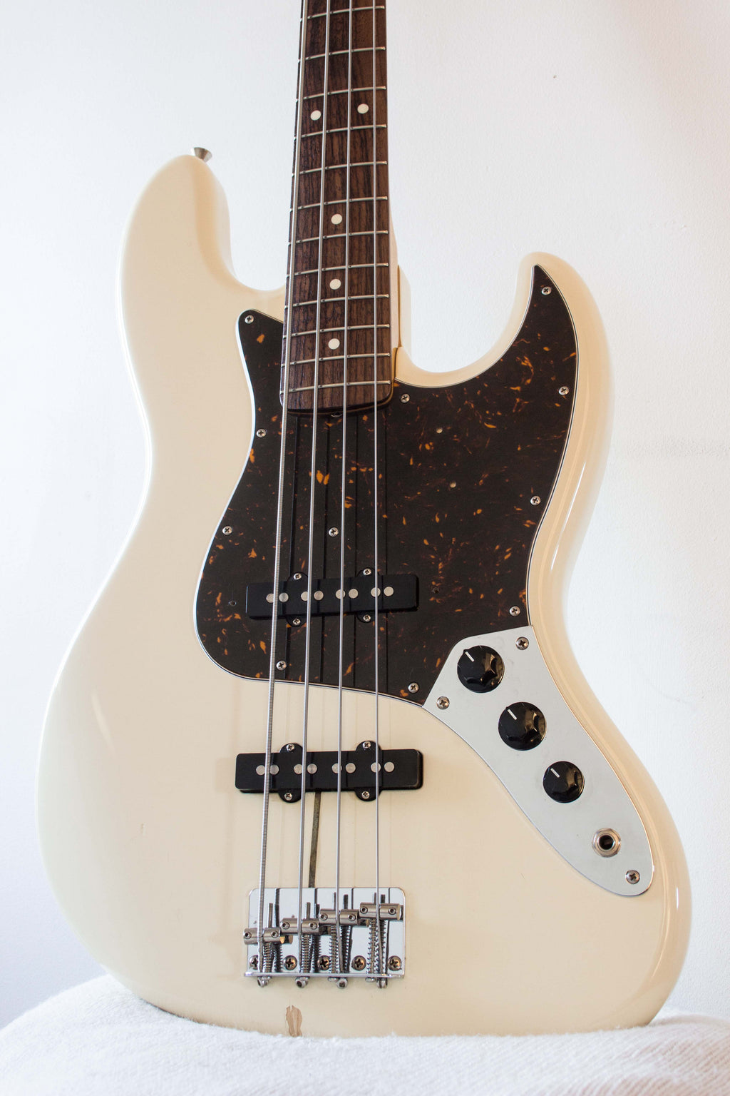 Fender Japan '62 Reissue Jazz Bass JB62-58US Vintage White 2007-09