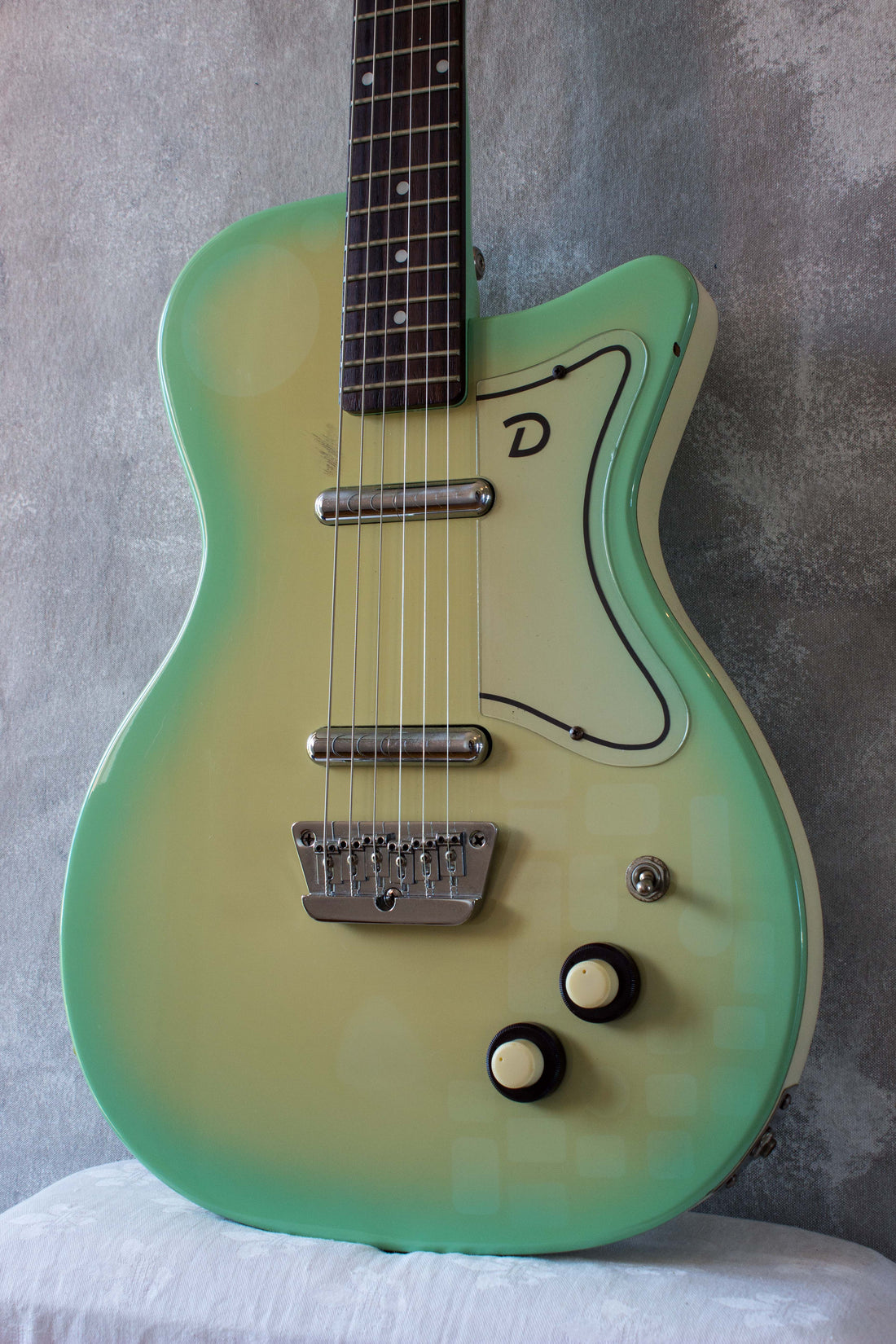 Danelectro 56 U2 Surf Green Burst 1998