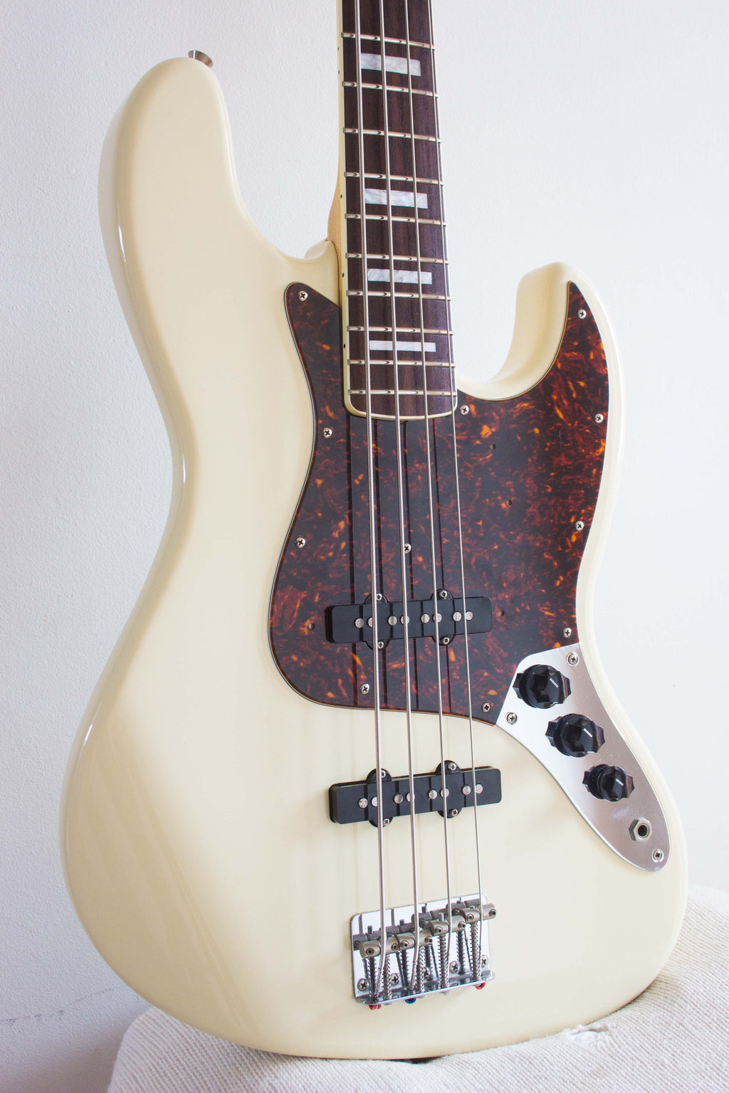 Fender Japan '75 Reissue Jazz Bass JB75-90US Vintage White