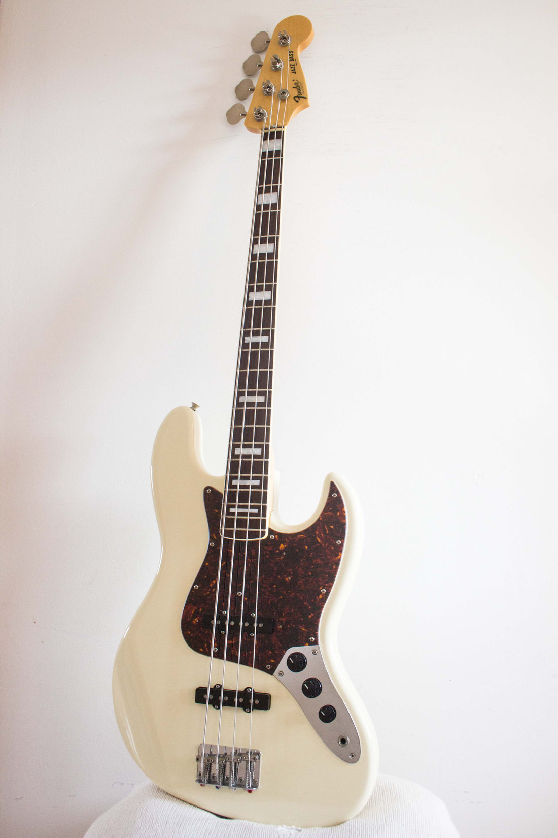 Fender Japan '75 Reissue Jazz Bass JB75-90US Vintage White