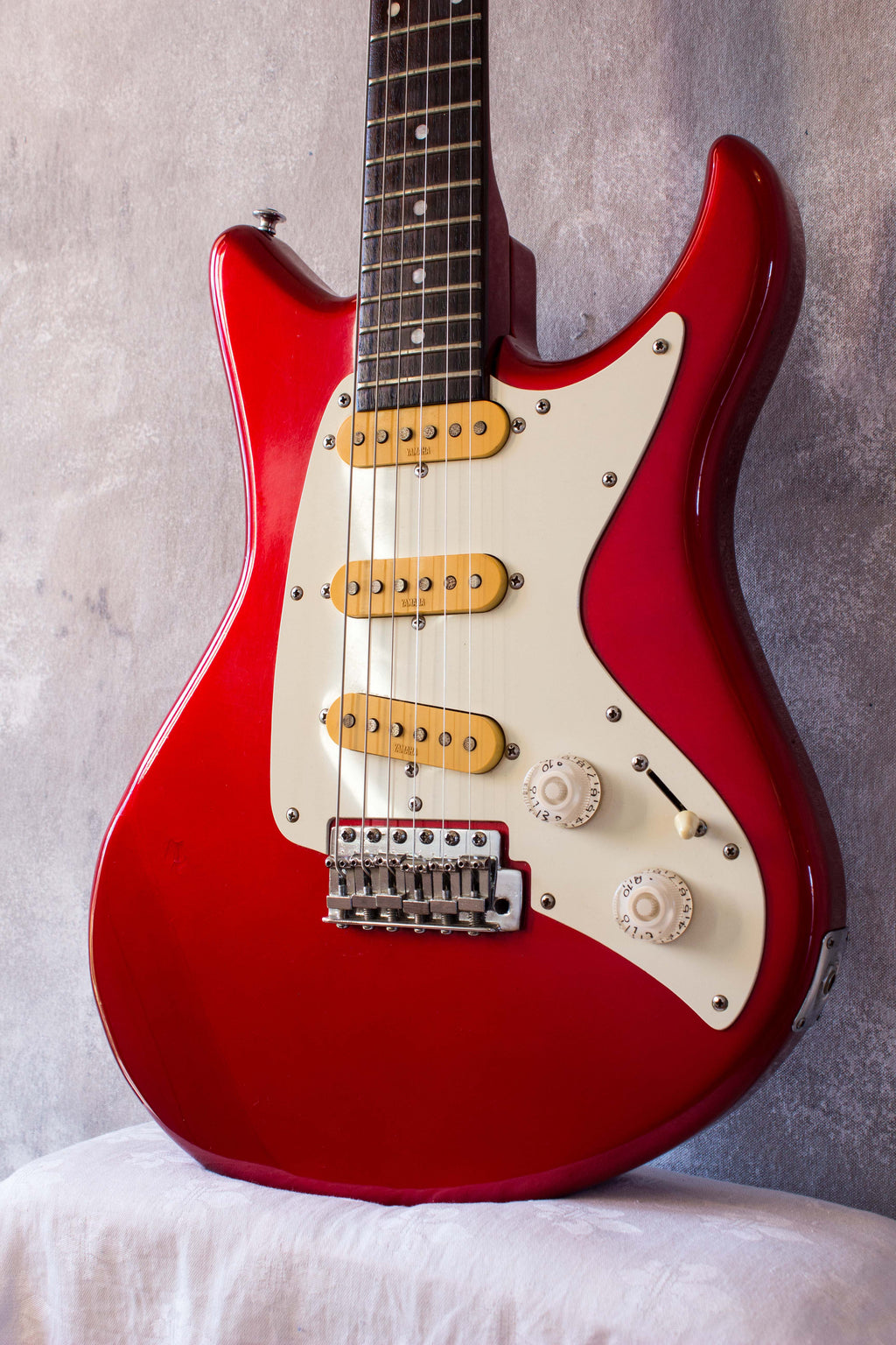 Yamaha SS-300 Candy Apple Red 1982