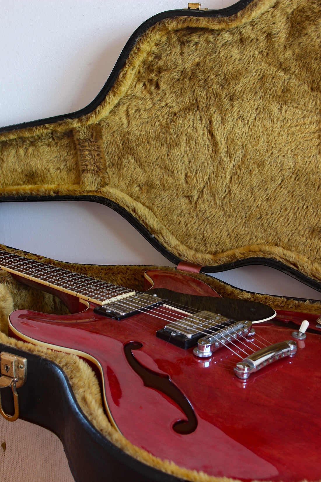 Used Yamaha SA700 Super Axe Semi-Hollow 1978