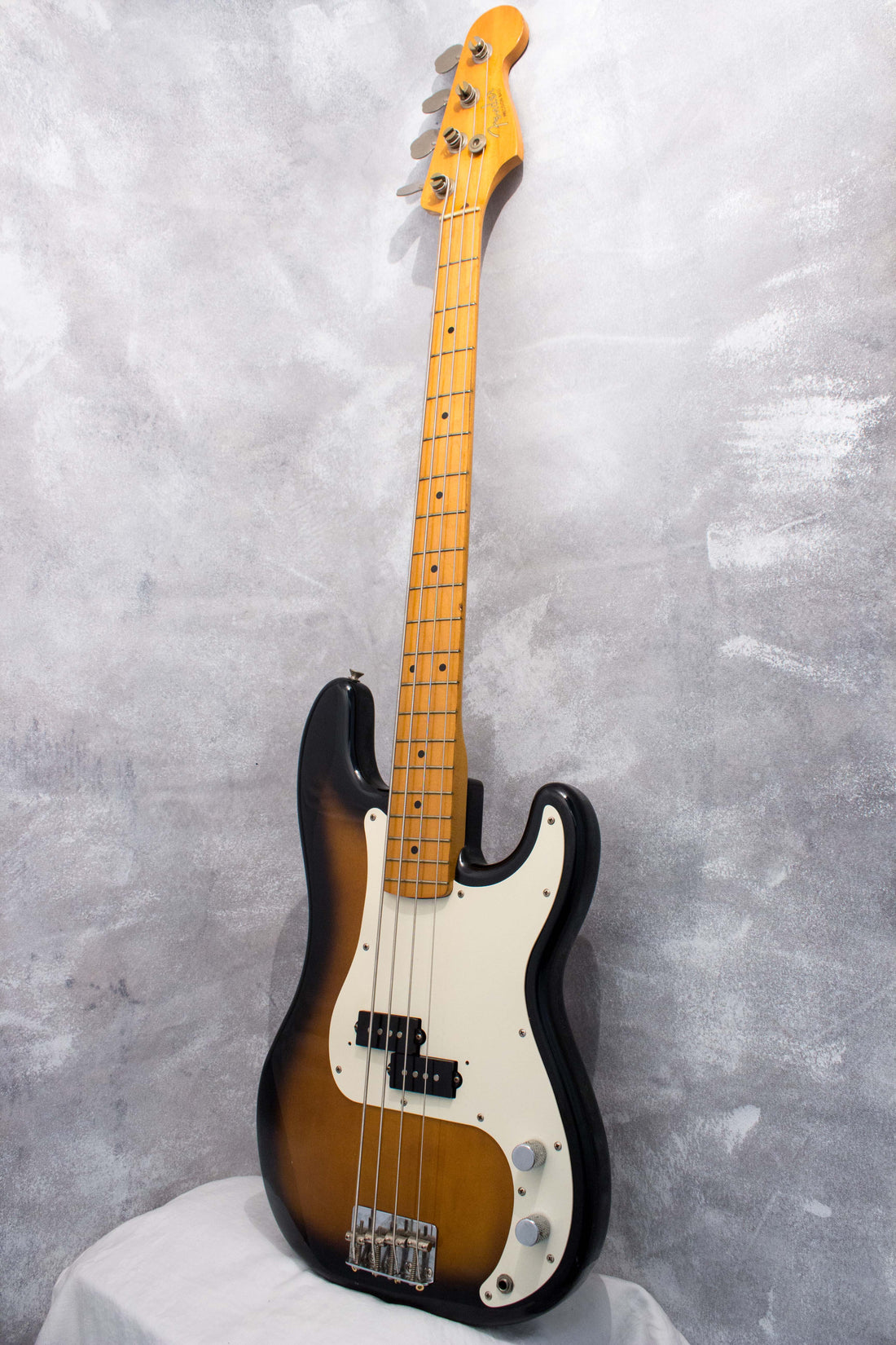 Fender Japan '57 Precision Bass PB57-55 Sunburst 1986