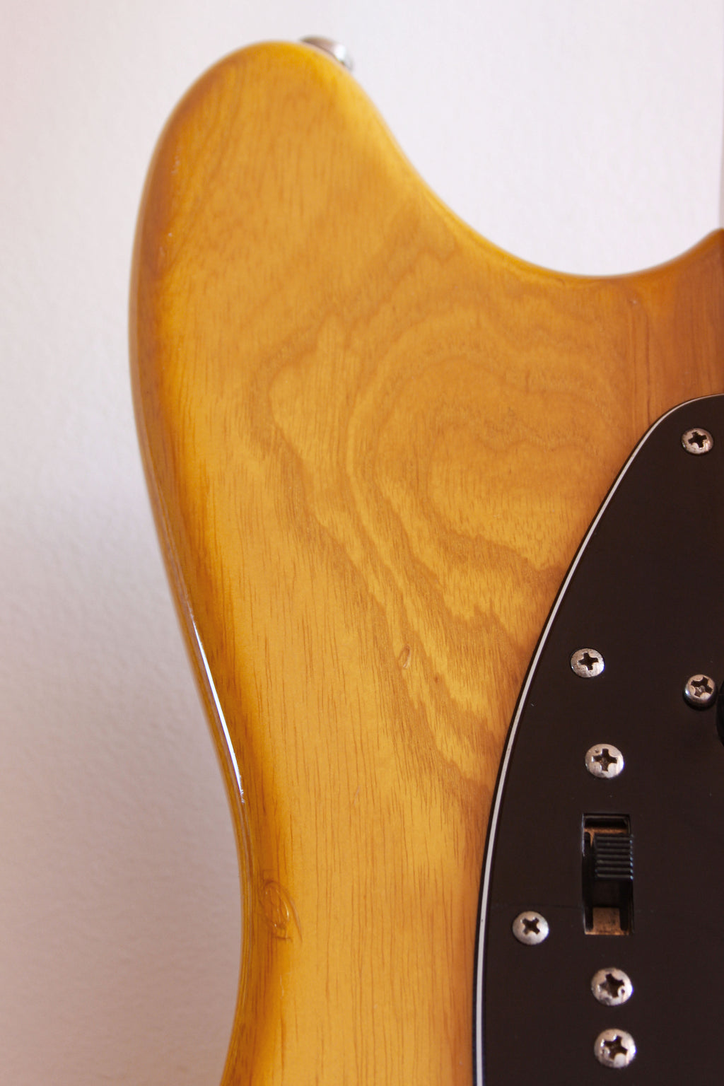 Used Fender Mustang '77 Reissue Natural Finish