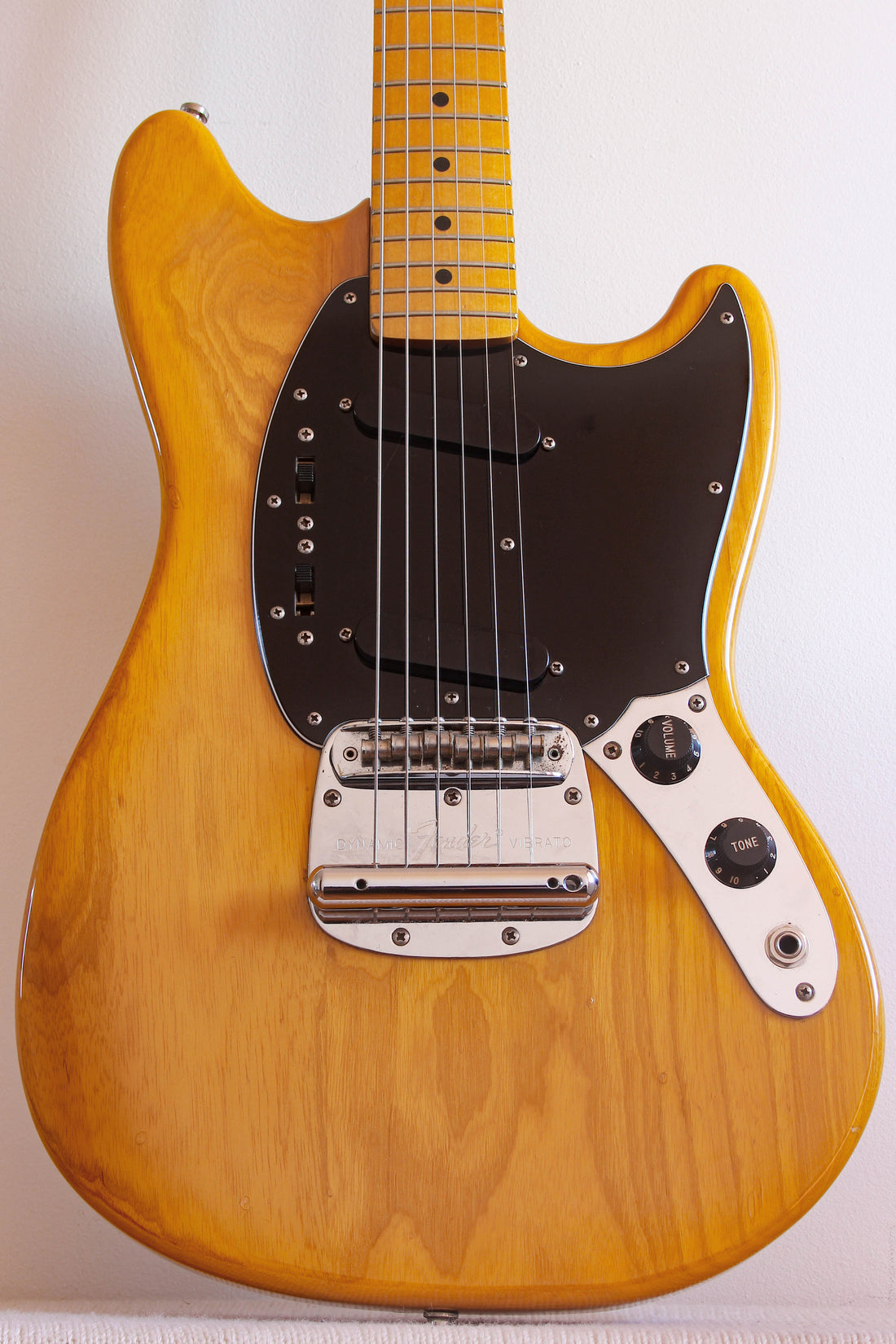 Used Fender Mustang '77 Reissue Natural Finish