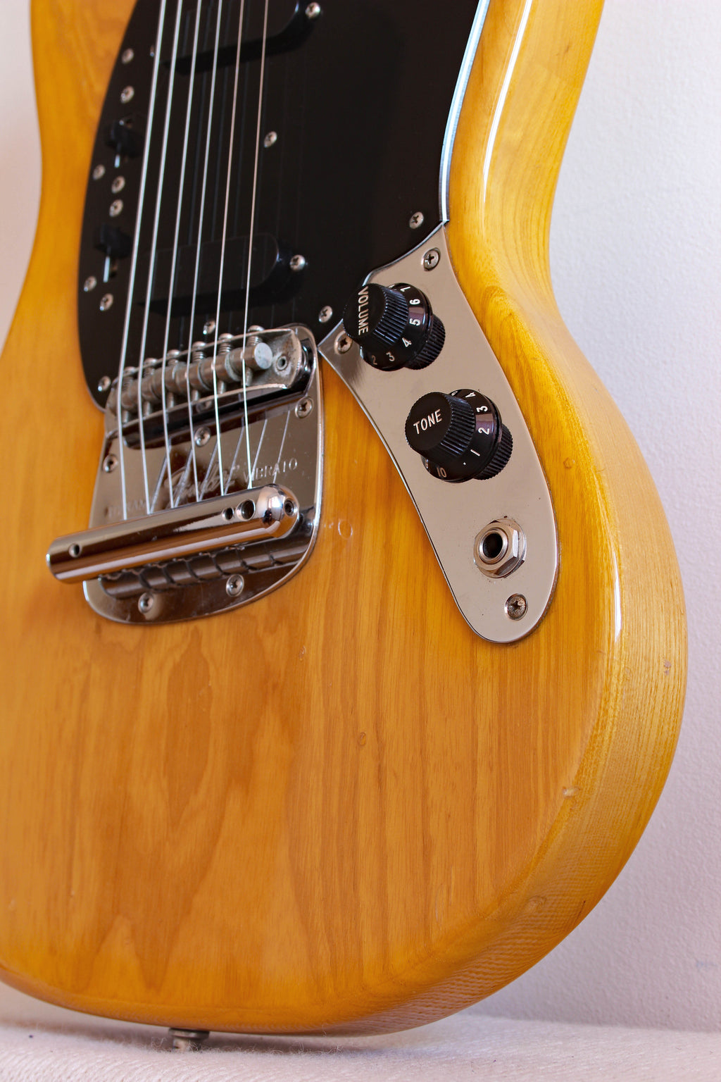 Used Fender Mustang '77 Reissue Natural Finish