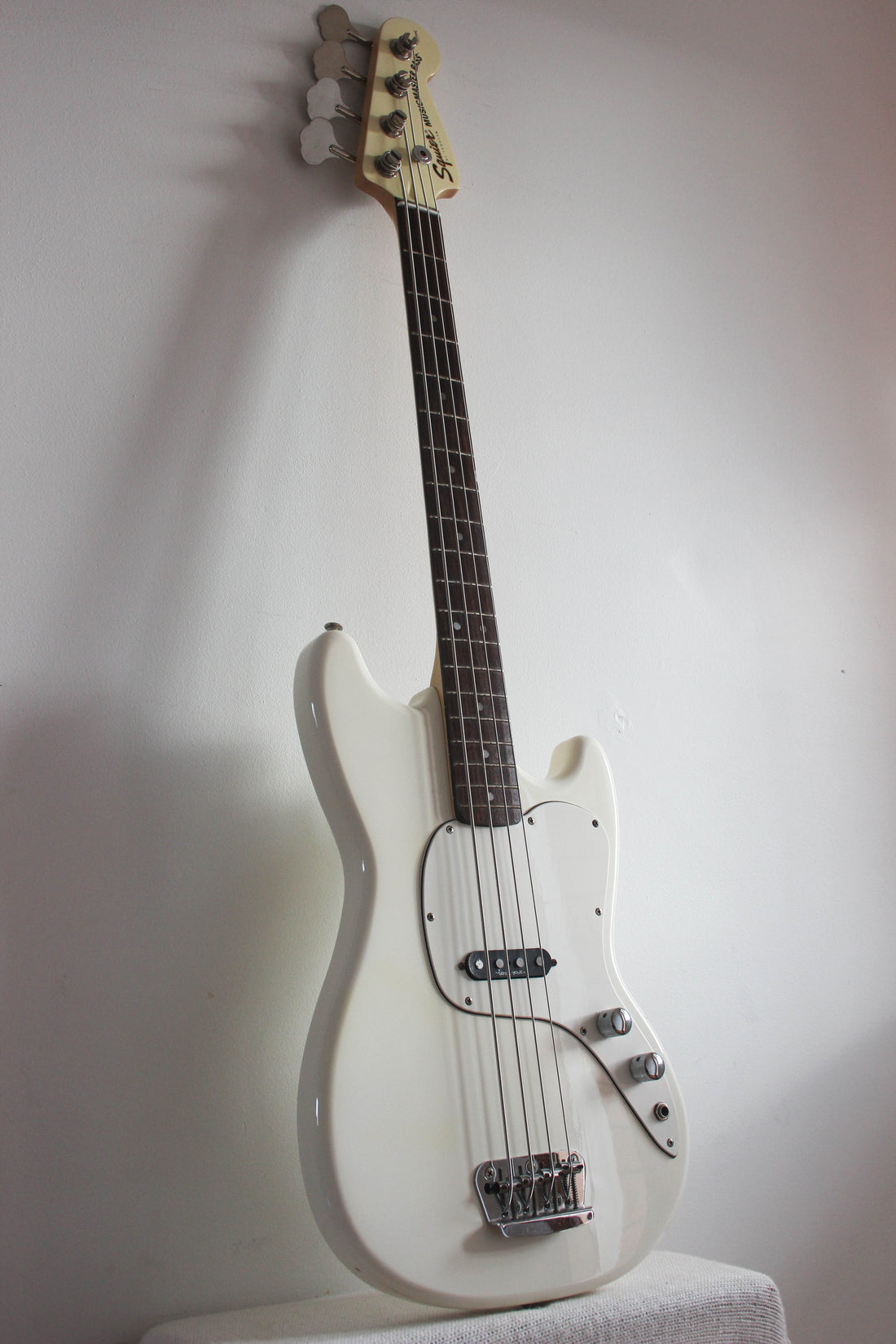 Used Squier Vista Series Musicmaster Bass Vintage White