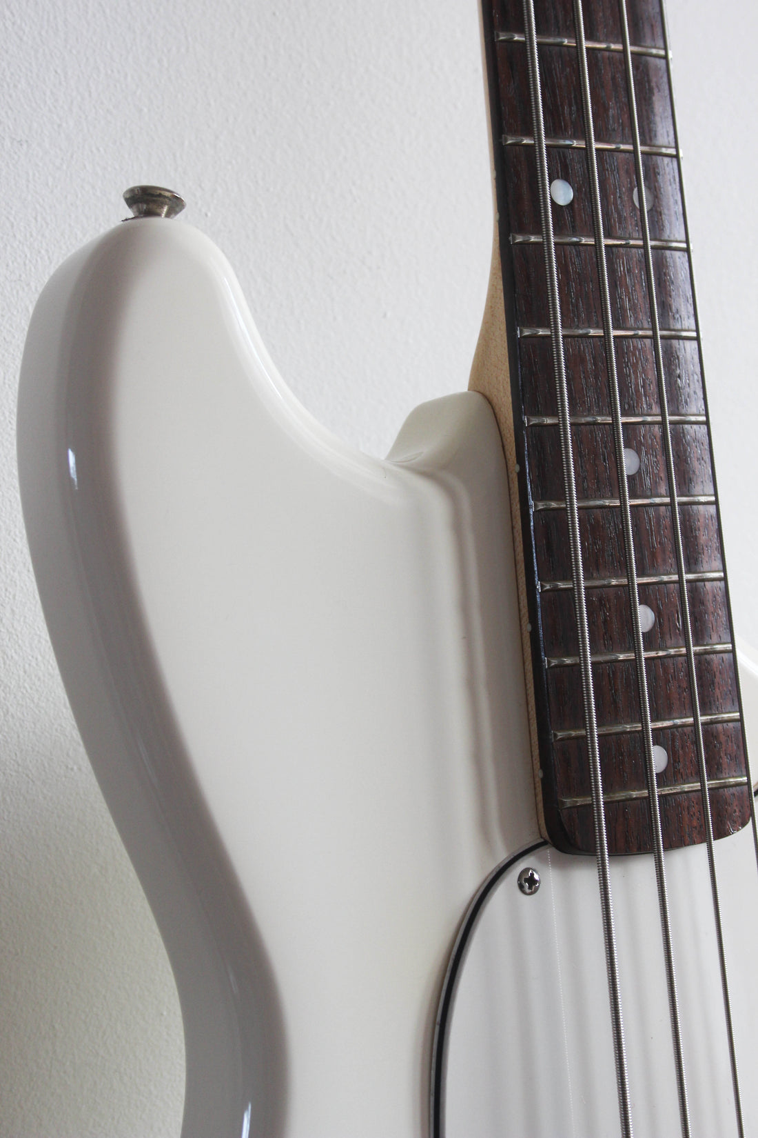 Used Squier Vista Series Musicmaster Bass Vintage White