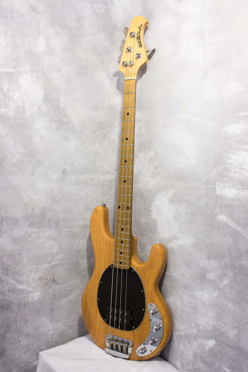 Ernie Ball Musicman Stingray 4H Natural 2011