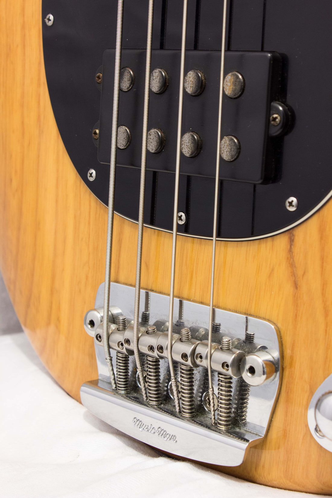 Ernie Ball Musicman Stingray 4H Natural 2011