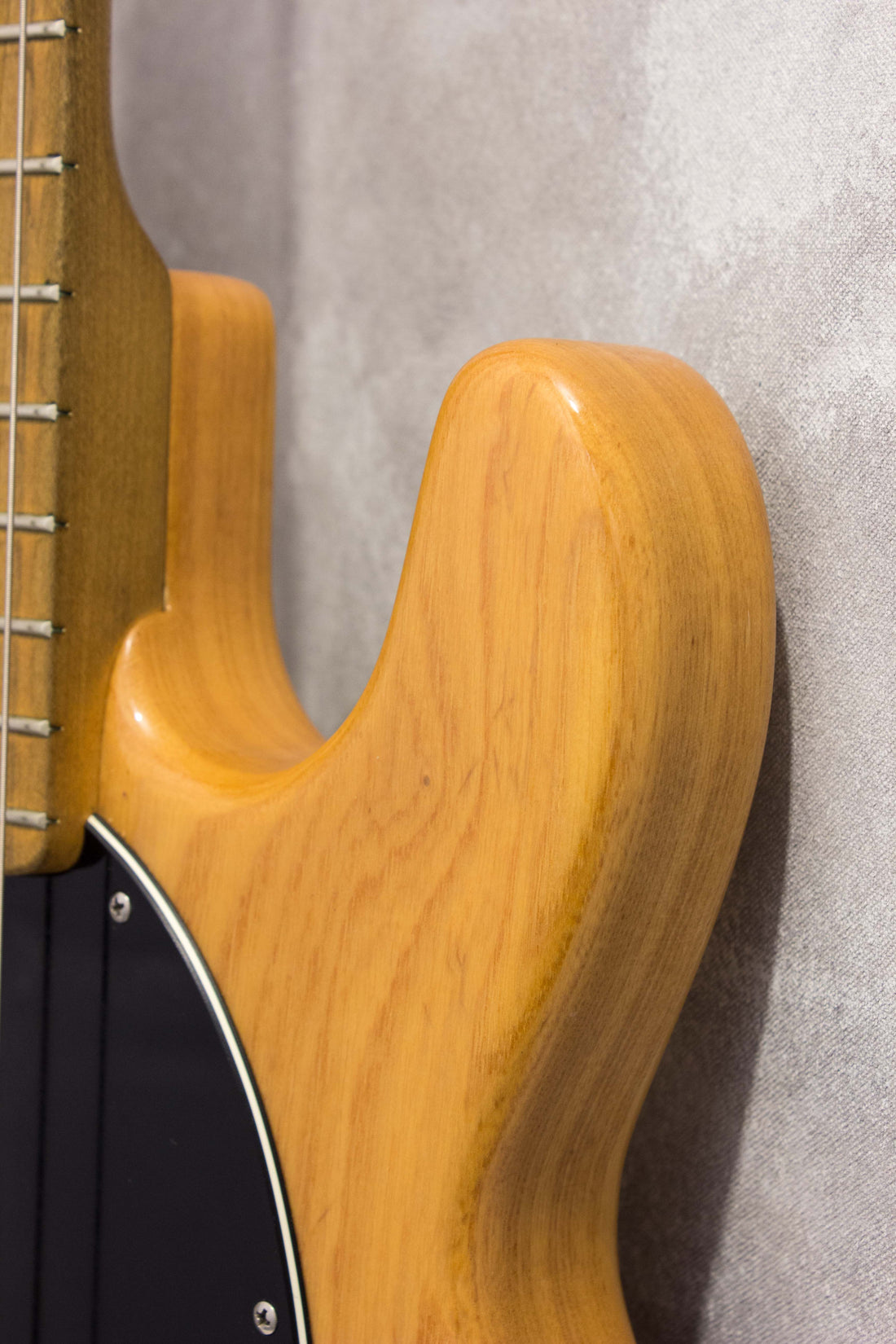 Ernie Ball Musicman Stingray 4H Natural 2011