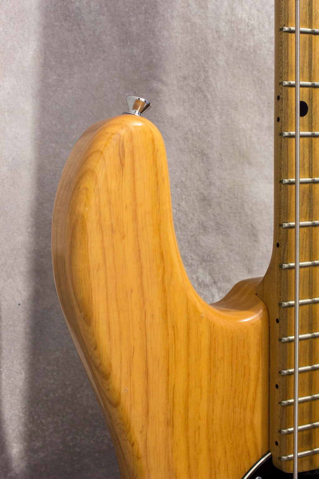 Ernie Ball Musicman Stingray 4H Natural 2011