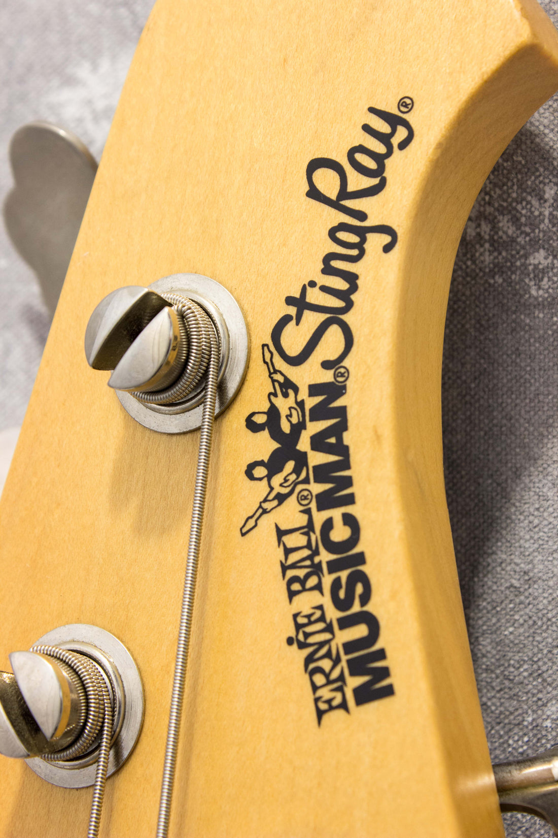 Ernie Ball Musicman Stingray 4H Natural 2011