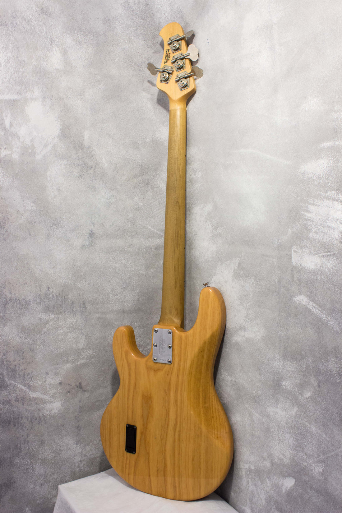 Ernie Ball Musicman Stingray 4H Natural 2011