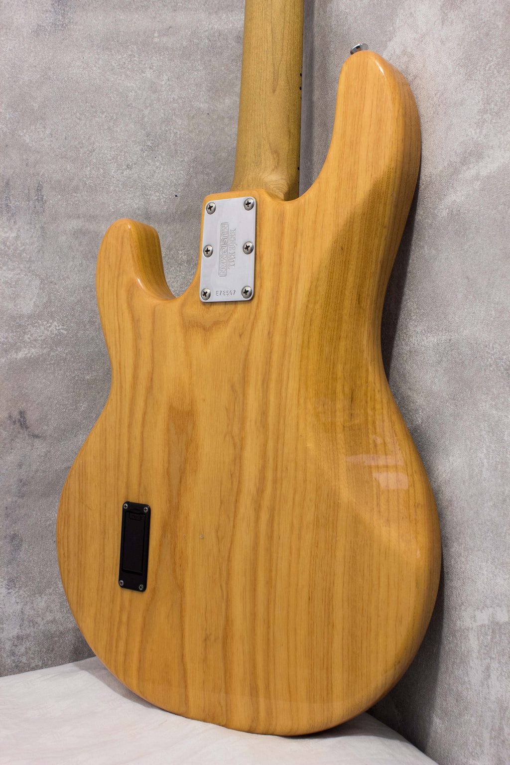 Ernie Ball Musicman Stingray 4H Natural 2011