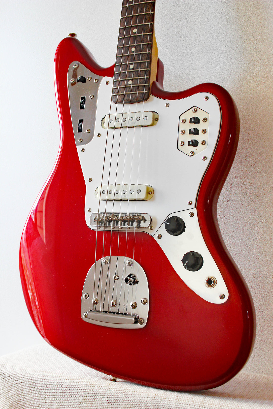 Used Squier Vintage Modified Jaguar Candy Apple Red