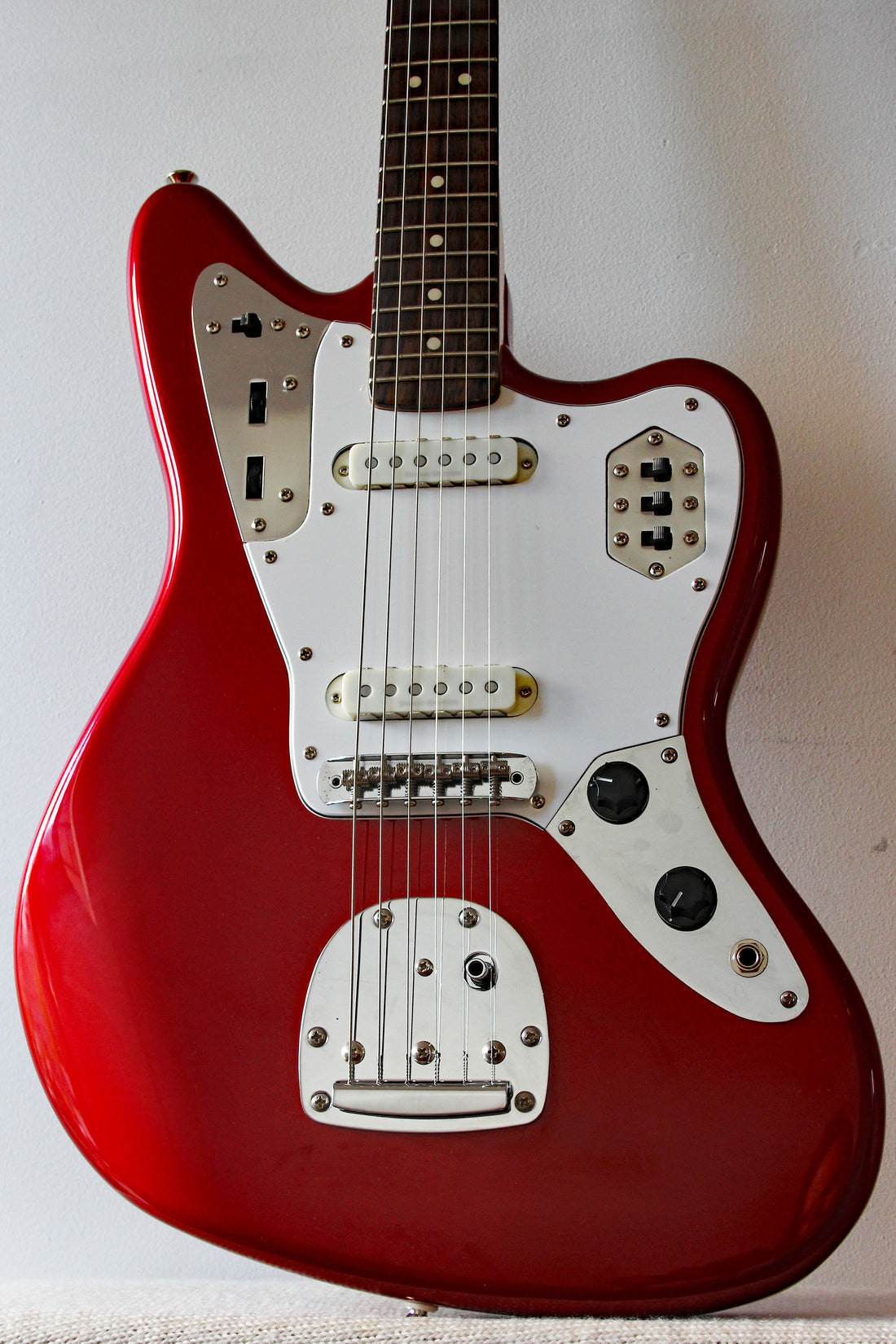 Used Squier Vintage Modified Jaguar Candy Apple Red