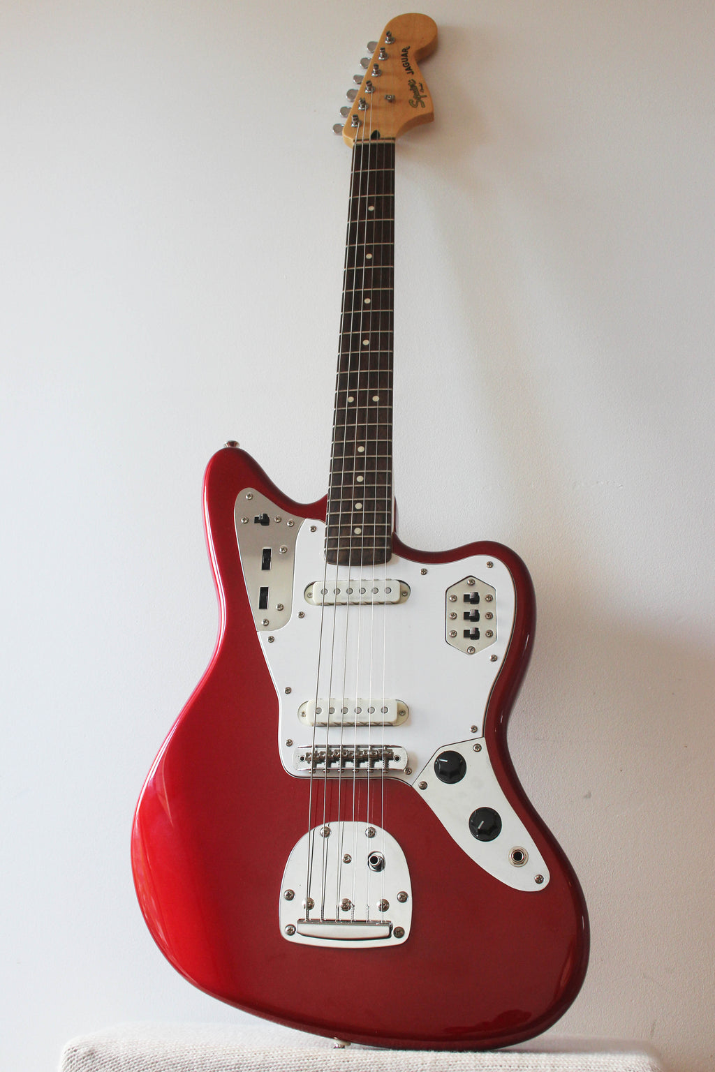 Used Squier Vintage Modified Jaguar Candy Apple Red