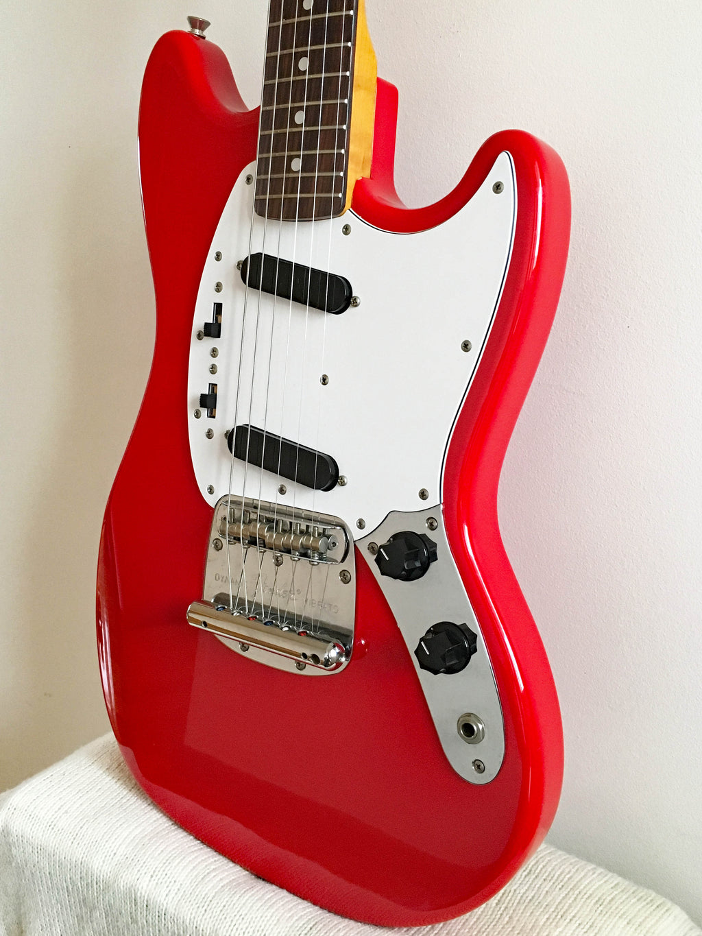 Used Fender Mustang 69 Reissue Fiesta Red