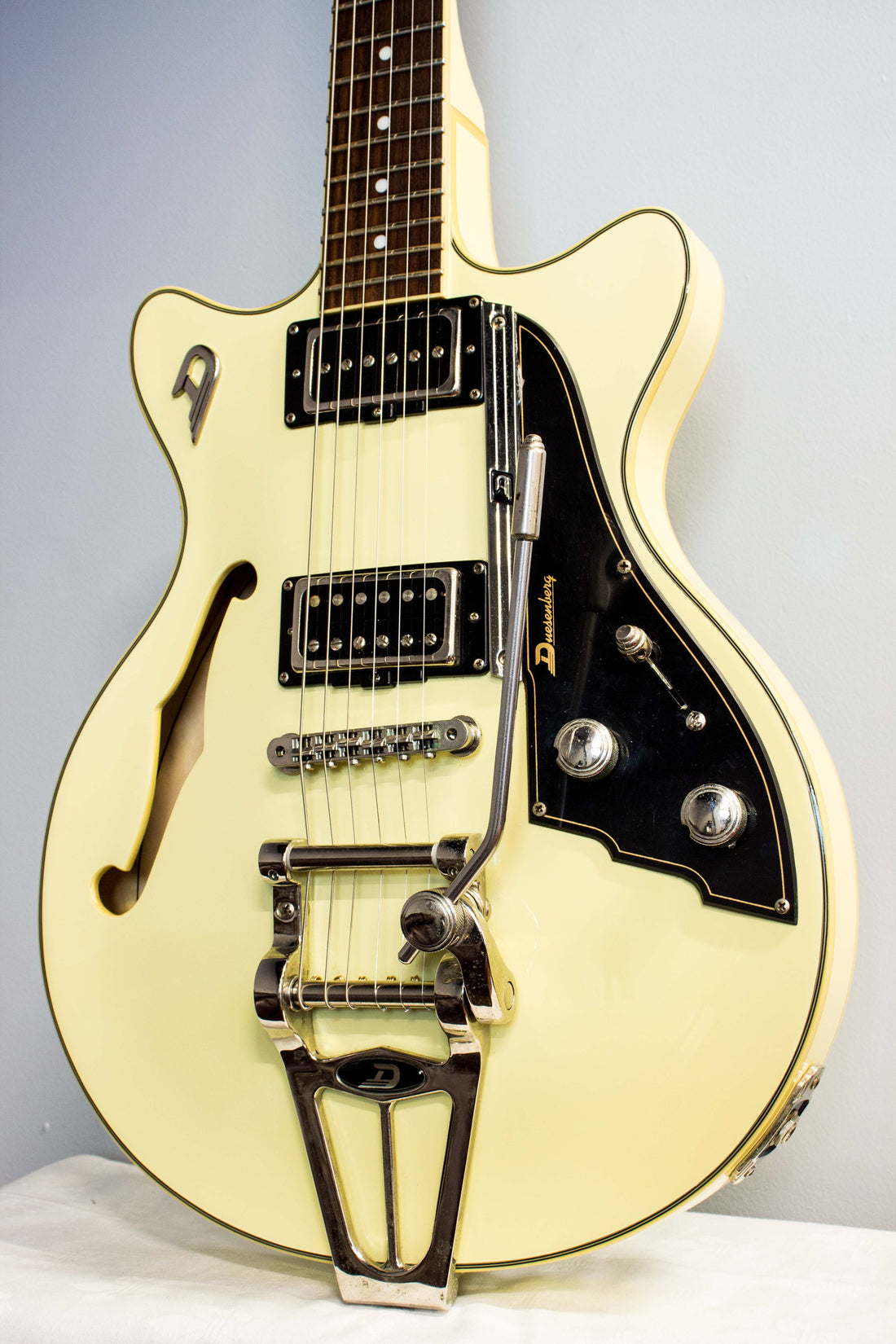 Duesenberg Starplayer TV Fullerton Vintage White 2011