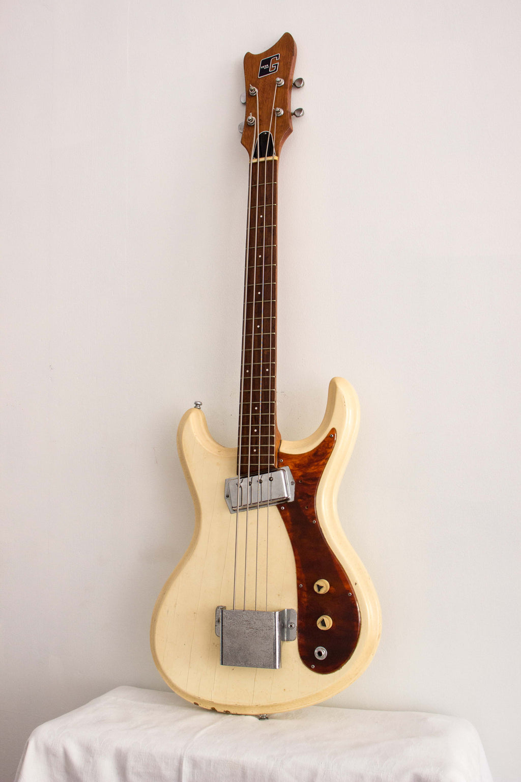 Guyatone EB-1 Short Scale Bass White 1967