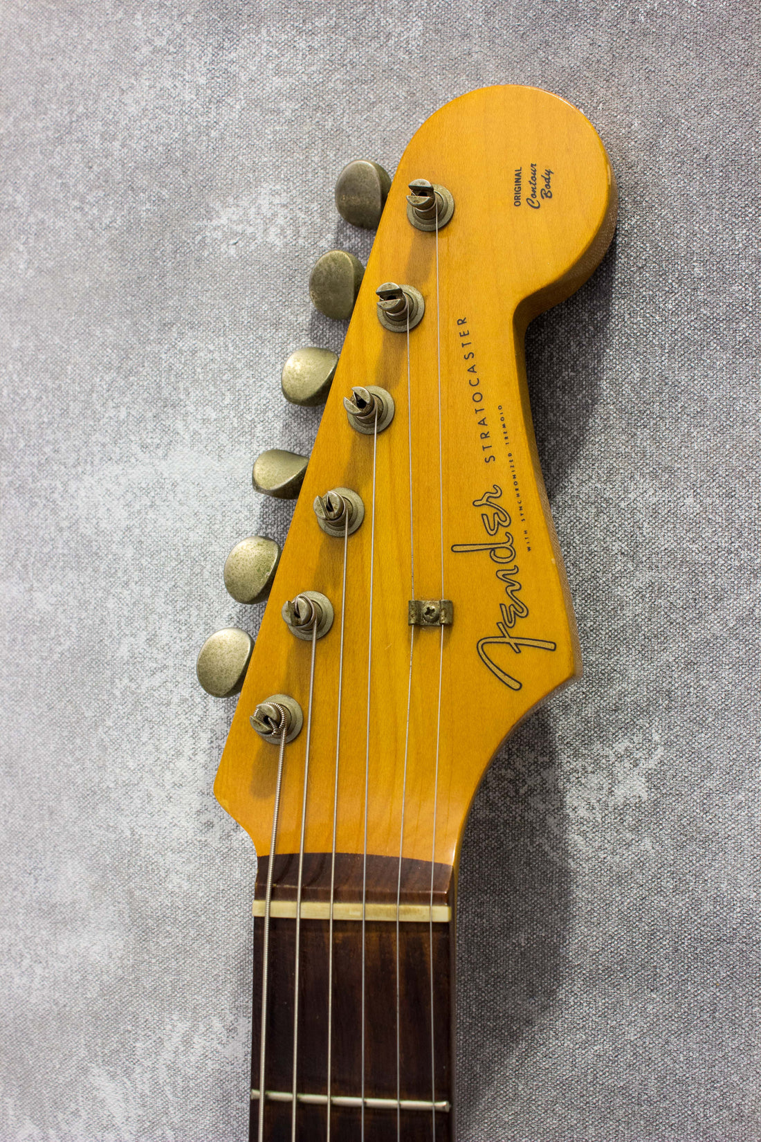 Fender Japan '62 Stratocaster ST62-70 w/ Scalloped Board Sunburst 1989