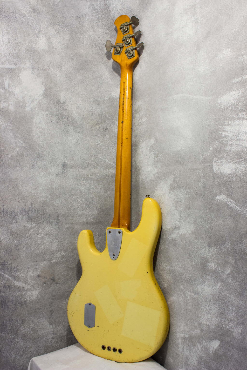 Music Man Stingray Olympic White 1979